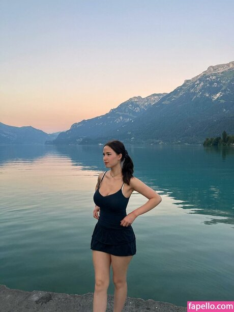 Mollyswes model hd pictures