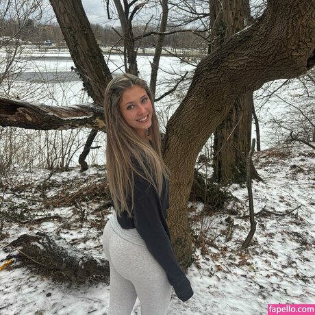 latina feet onlyfans sexy images