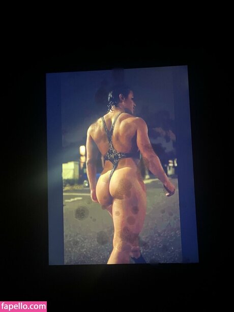 Sam Razhi model hot images