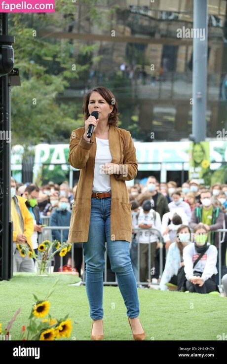 annalenabaerbock star beautiful photos