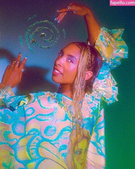 Spellling star erotic picture