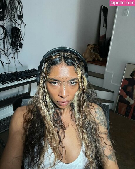 Spellling hd pornstar pictures