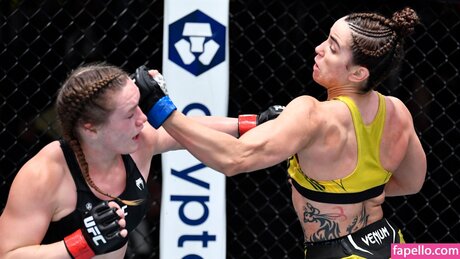 Norma Dumont model art galleries