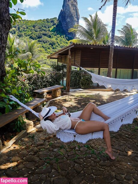 Carla Prata nice actress image