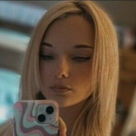 Kelly Lyn high quality star photos