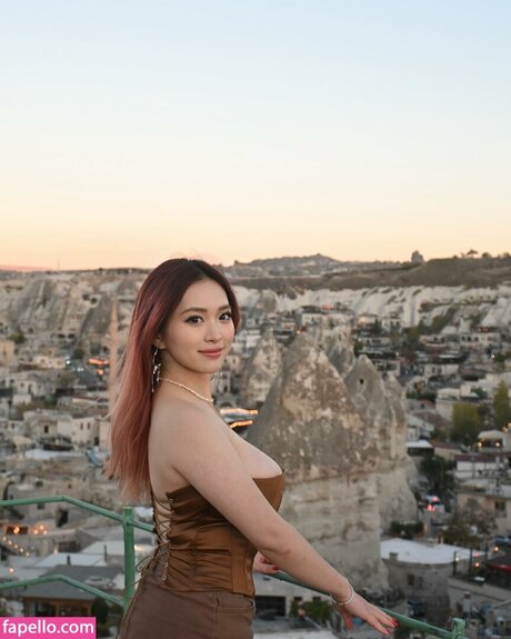 holly shu_ pretty actress picture