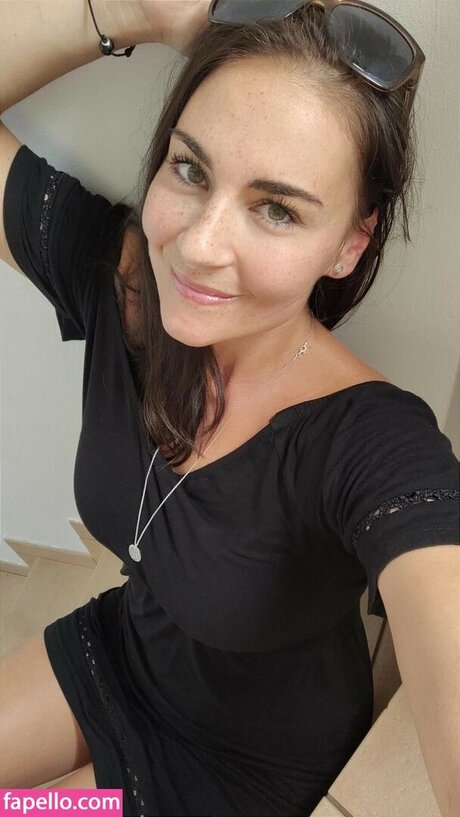 Nina Sita top star pic