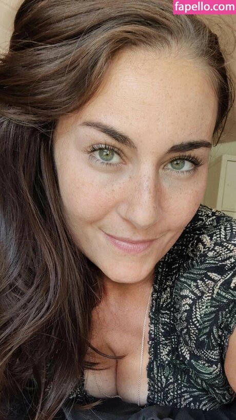 Nina Sita perfect actress gallery