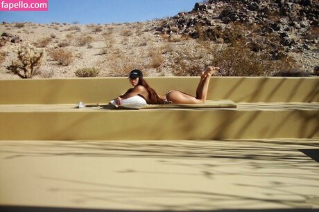 Nina Urgell Cloquell star sexy photos