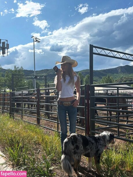 Bella Hadid free star image