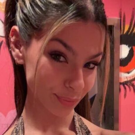 Julia Carrano star top photo