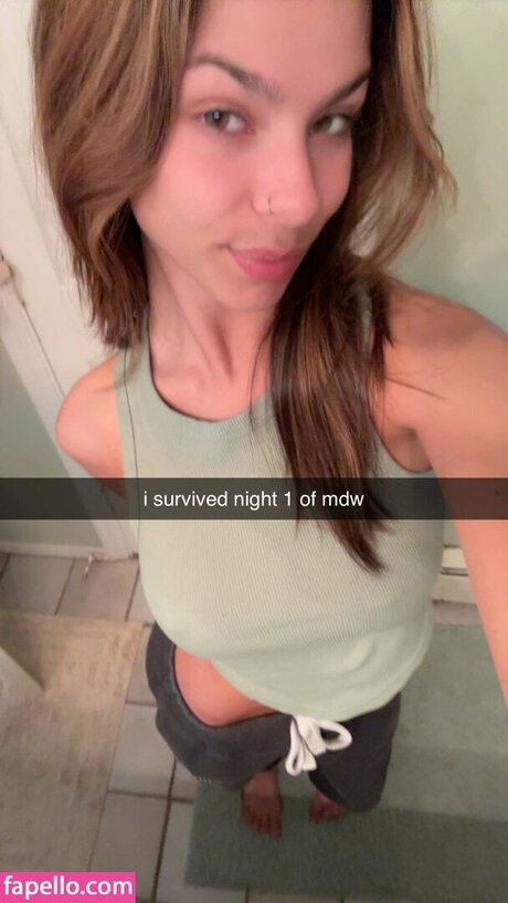 Julia Carrano porn model photos