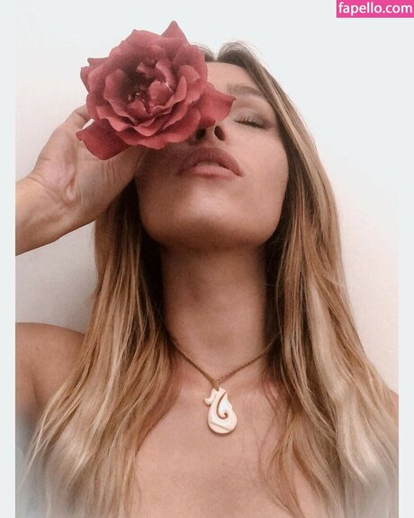 Tslanaxoxo model nice pics