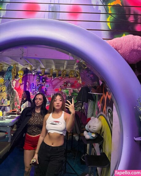 Simona Shao beautiful actress photos