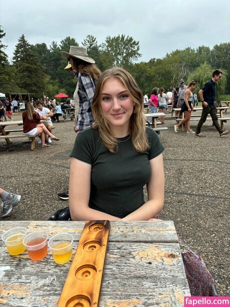 atrophicbtrfly erotic pornstar image