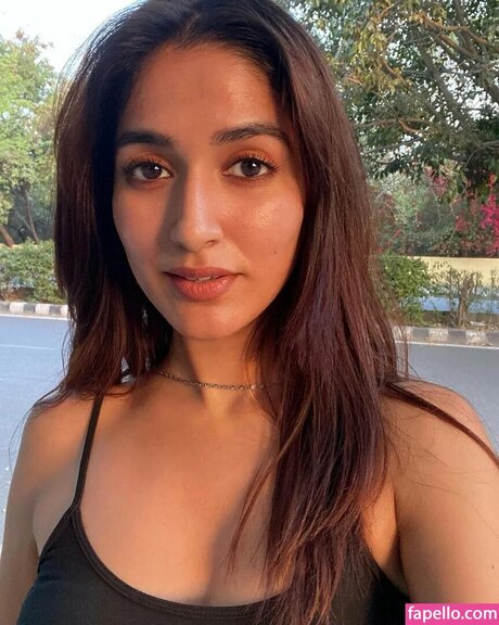 Ojasvi Sharma model hot photo