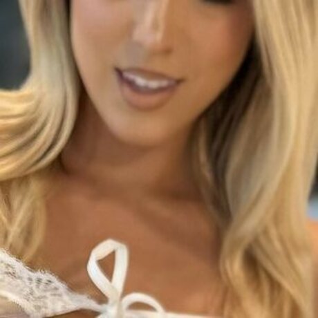 yourfavehousewife exclusive pornstar pictures