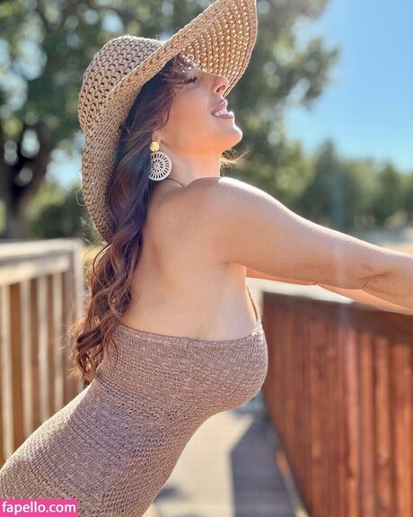 madamex93 star erotic picture