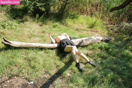 _agata kristi model free pics