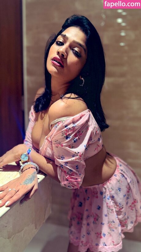 Lavanya Manickam high quality star pics