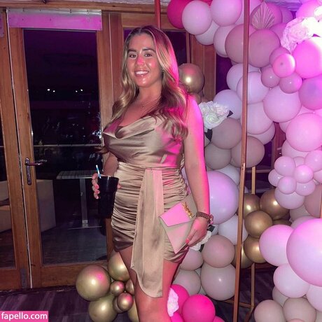 big tits brunette onlyfans top photos