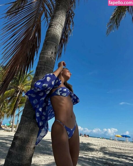 Olivia Elliott pornstar erotic img