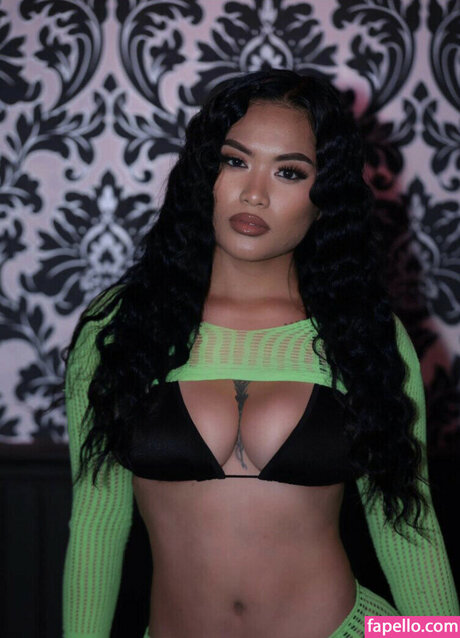 milktariii model photos