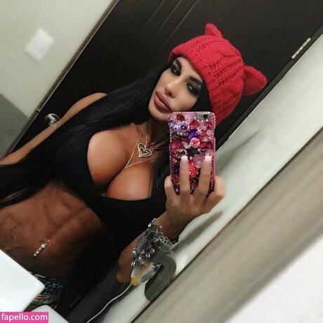 Natalia Zardon hot pornstar pictures