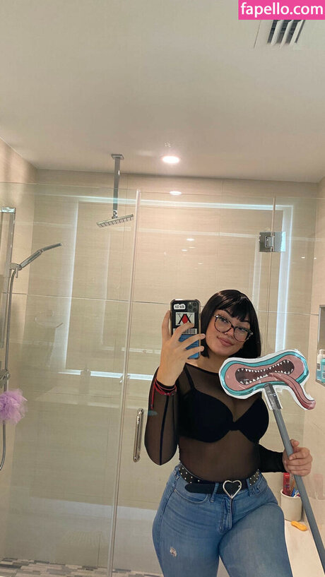 ghouluvr pornstar pretty picture