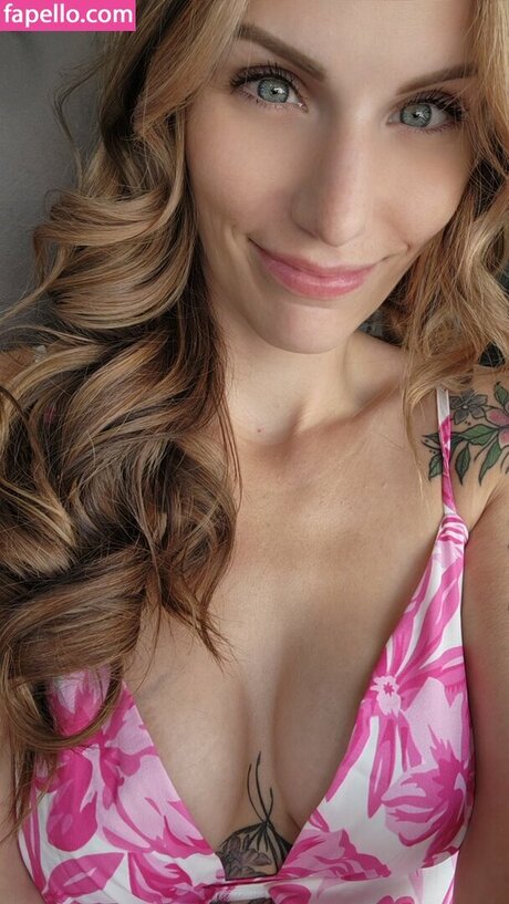 Inkedalyson porn model gallery