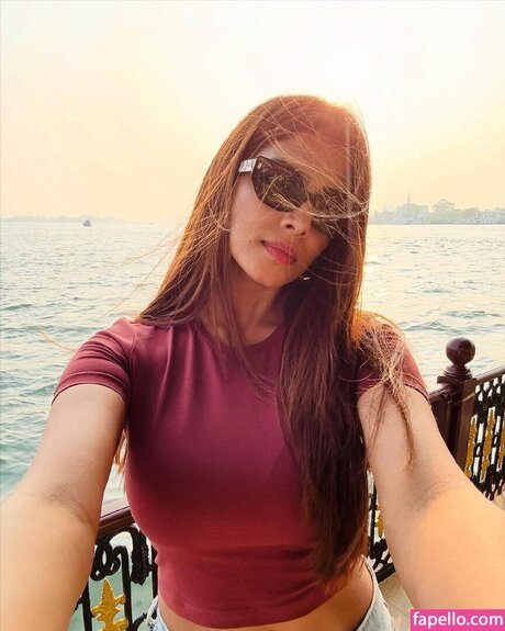 Malavika Mohanan sexy pornstar pics