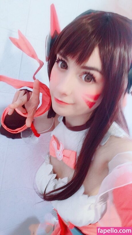 Lilyshibe model nude pics