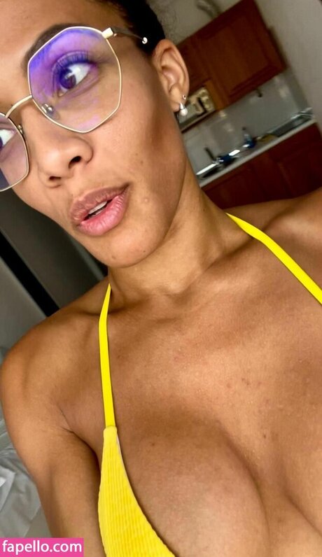 black and white onlyfans exclusive pictures