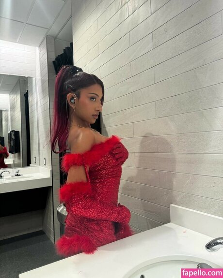 Lara Raj adult star img