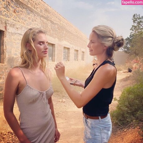 female popular onlyfans sexy nudes archive