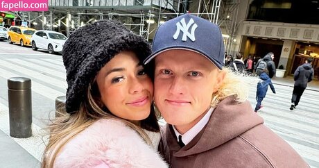 Jen Affleck model naked picture