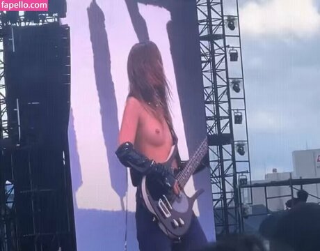 Victoriadeangelis model nude picture