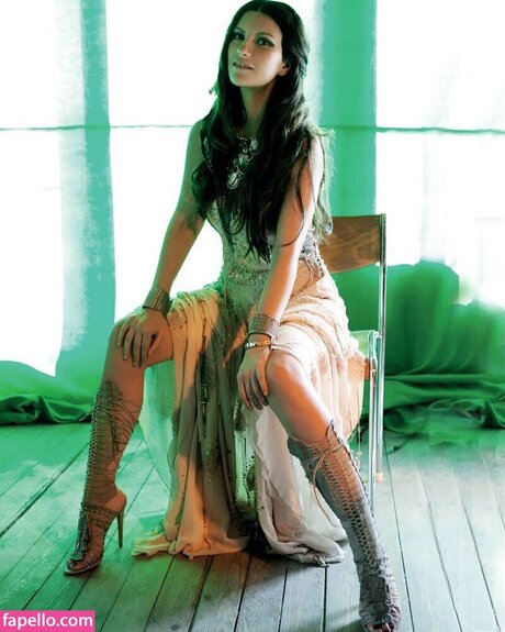 Laura Pausini sexy pornstar gallery