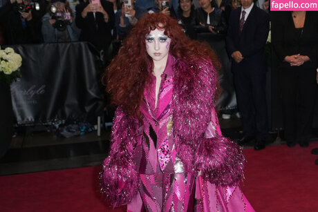 chappellroan model art photos