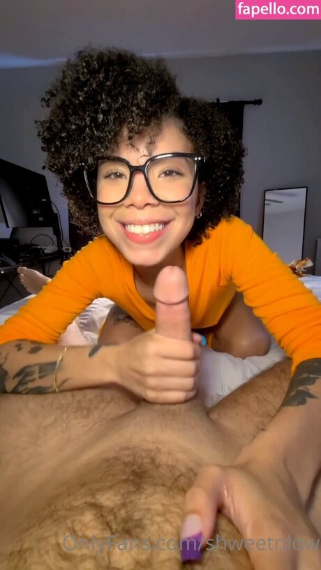 Shweetnlow1 sexy pornstar pics