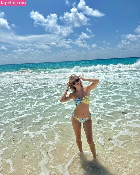 black lingerie onlyfans pornos photo