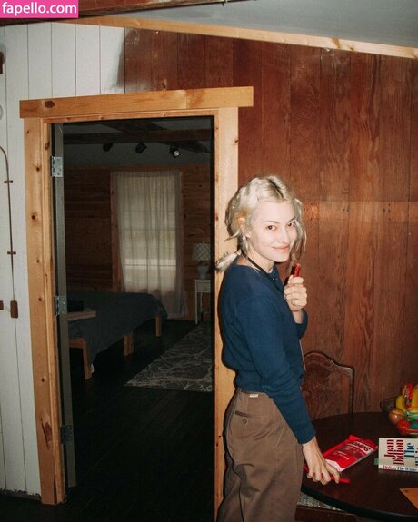 Emma Proulx nude star photos