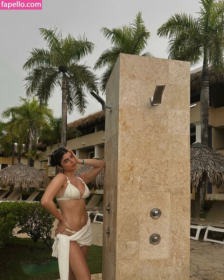 Celepamio model sexy images