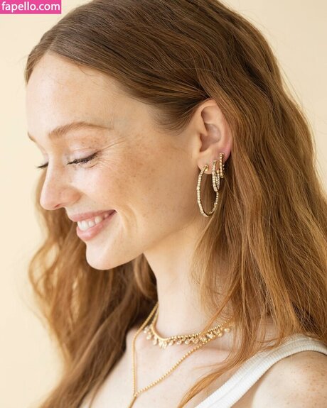 actress onlyfans beautiful pic