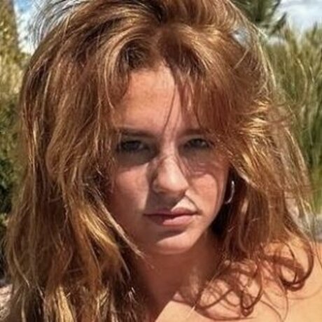 Julia Hatch naked actress pics