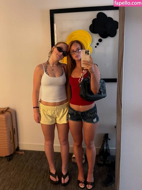 Julia Hatch star erotic image