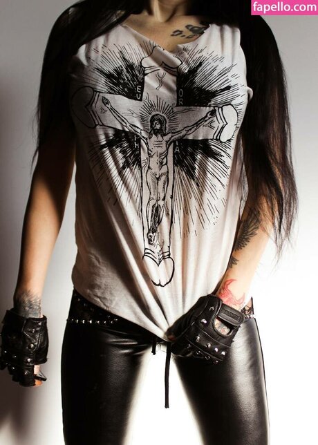 busty solo onlyfans sexy pictures