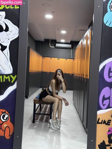 Kybeleniz model hot photo