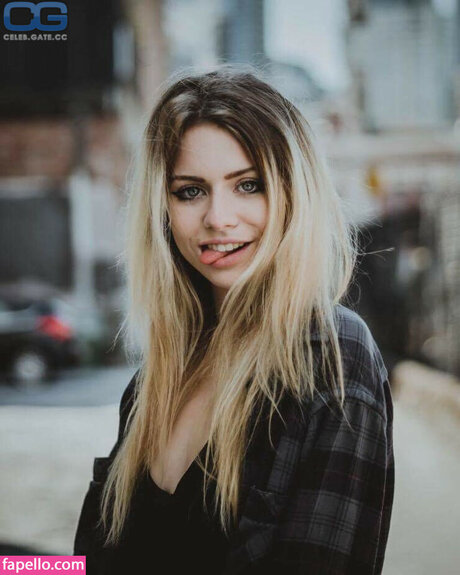 Maddie Phillips hot star archive