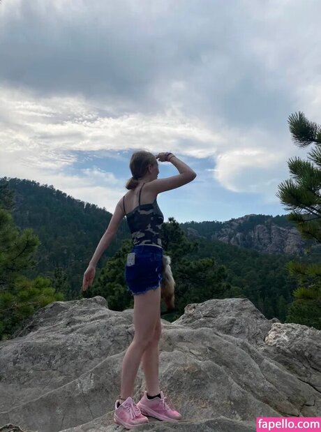 Gals O Gurk art model photo